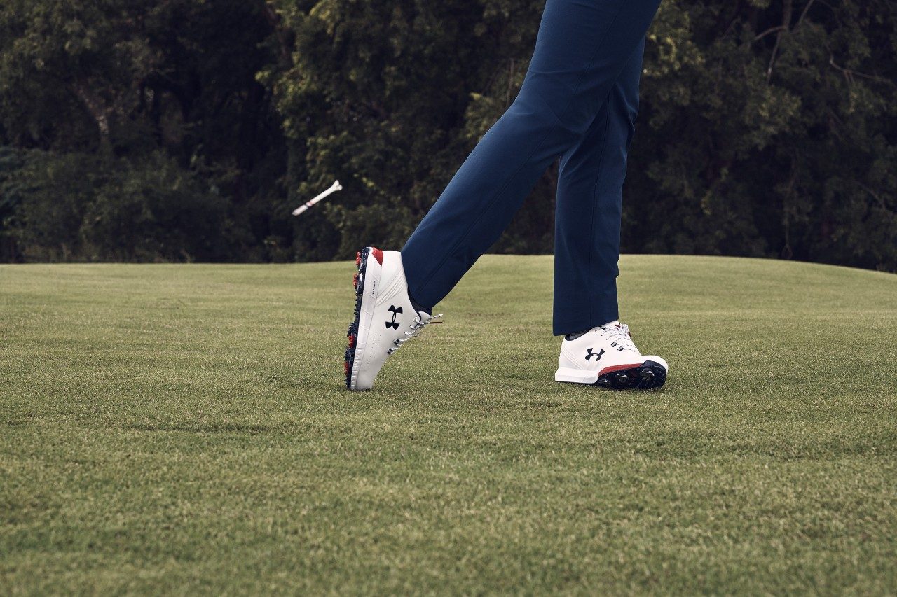 FULL-ROUND COMFORT IN THE UA HOVR DRIVE
