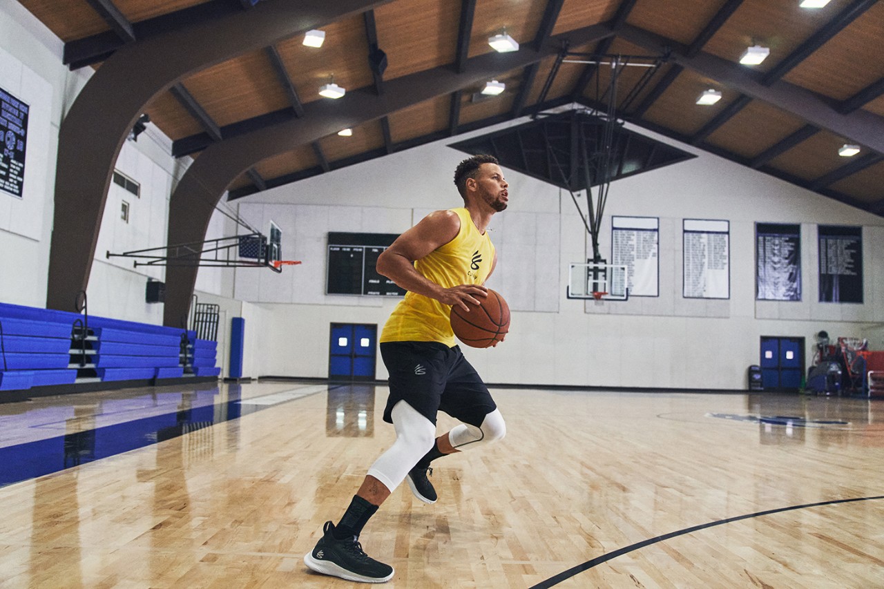 Curry Flow 8 Intro FW20