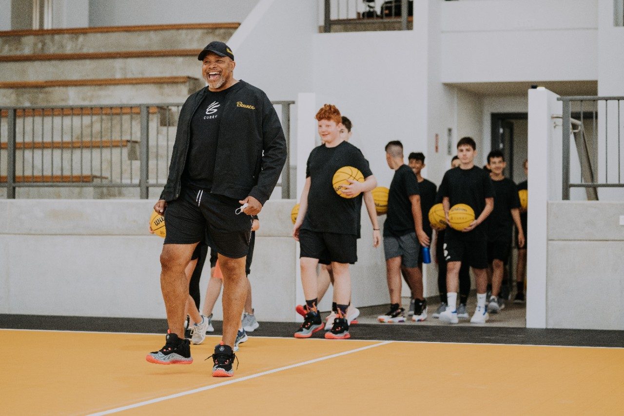 Curry Court 007 : le terrain de basket-ball australien fait peau neuve