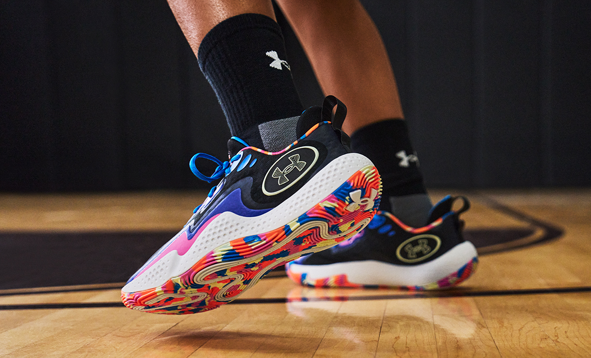 Chaussure de Bball UA Carnival Pack