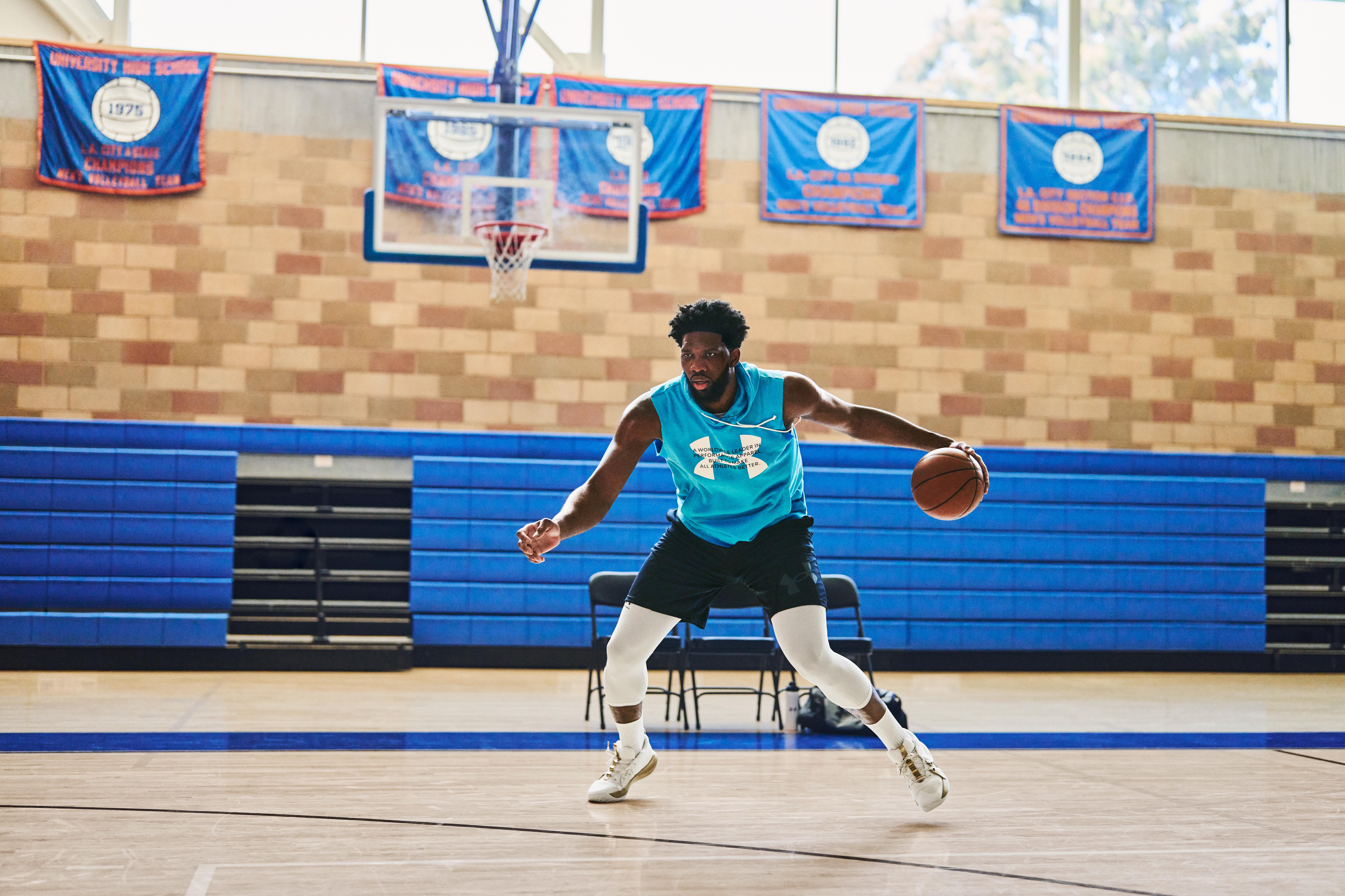 Joel Embiid remporte le titre de MVP de la NBA à Kia