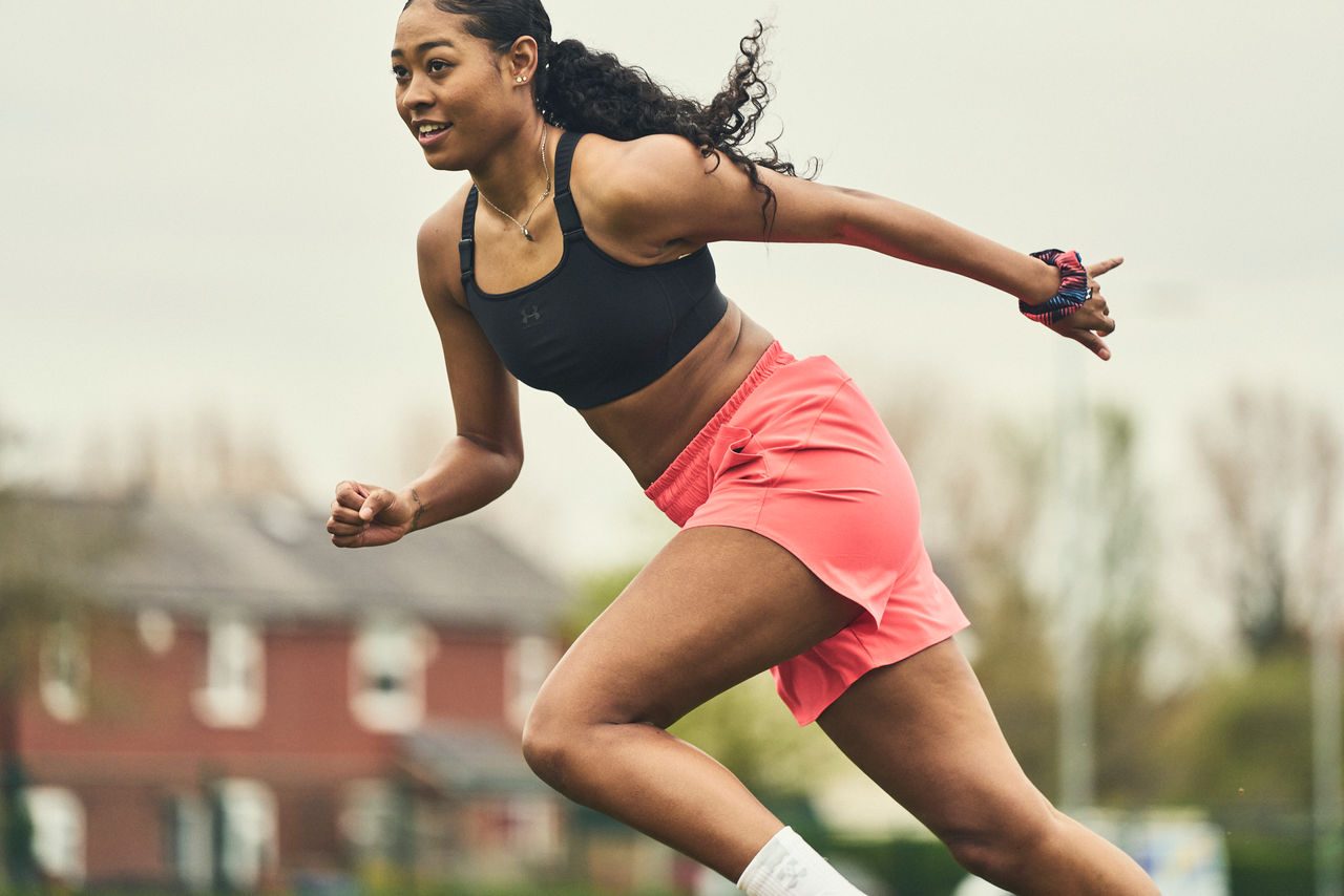 La défenseure de Manchester United et médaillée d’or canadienne Jayde Riviere rejoint l’équipe Under Armour