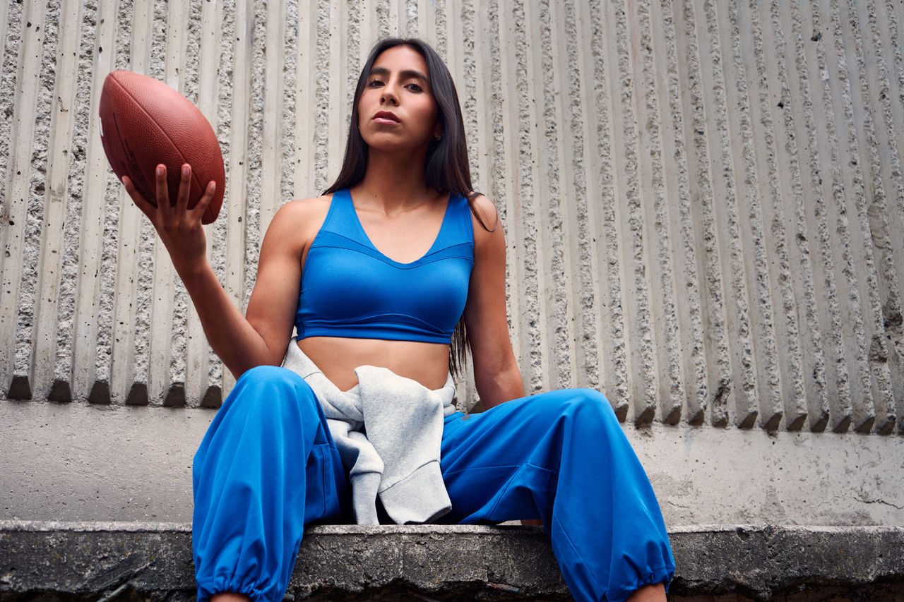 Diana Flores rejoint Under Armour en tant que première ambassadrice mondiale du flag-football