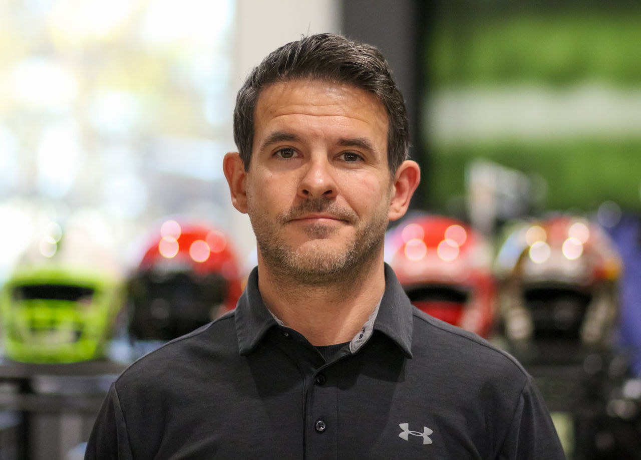 Adam Dougherty, Uniformes de football de la Marine