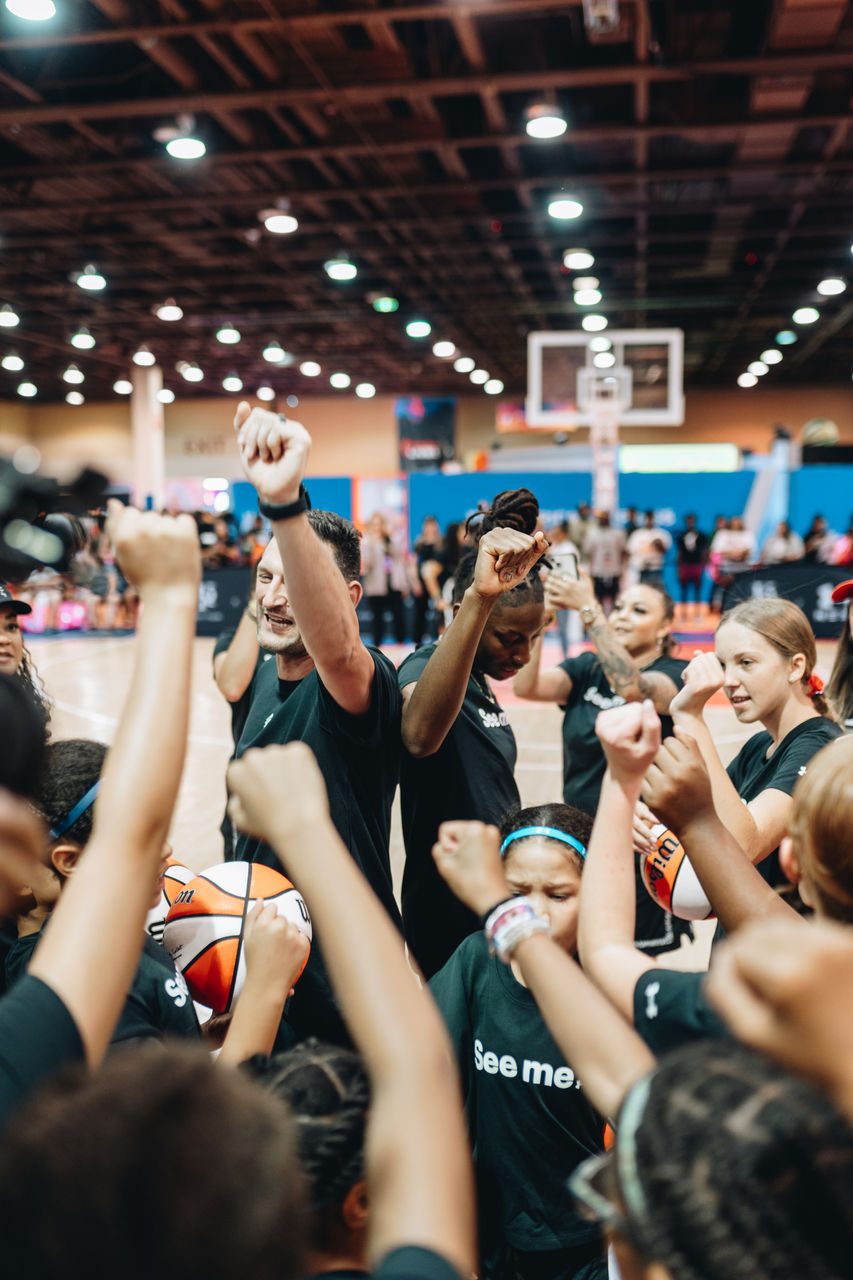 Under Armour Basketball célèbre la représentation féminine lors du week-end des étoiles de la WNBA 2024 à Phoenix 