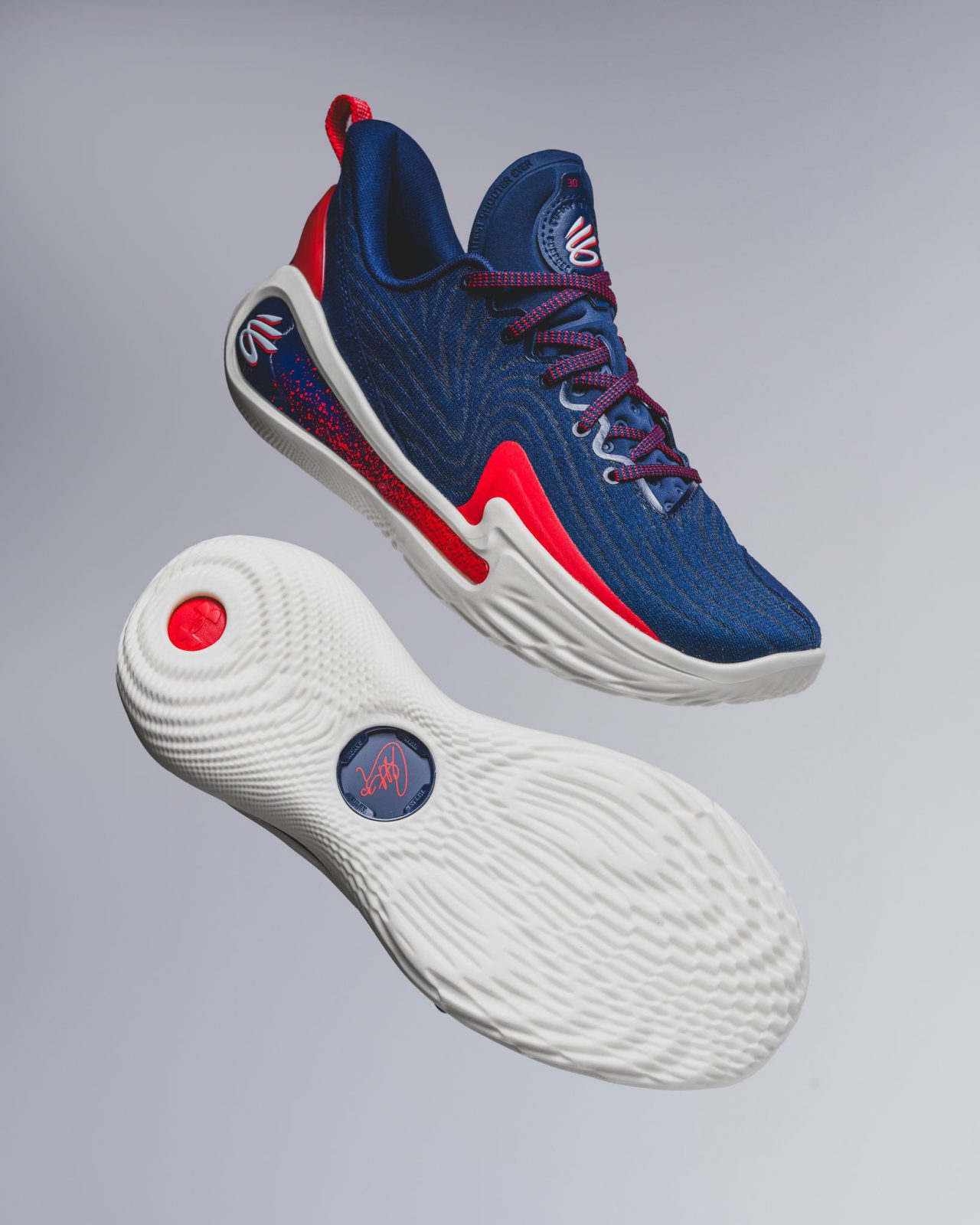 Deux baskets bleues