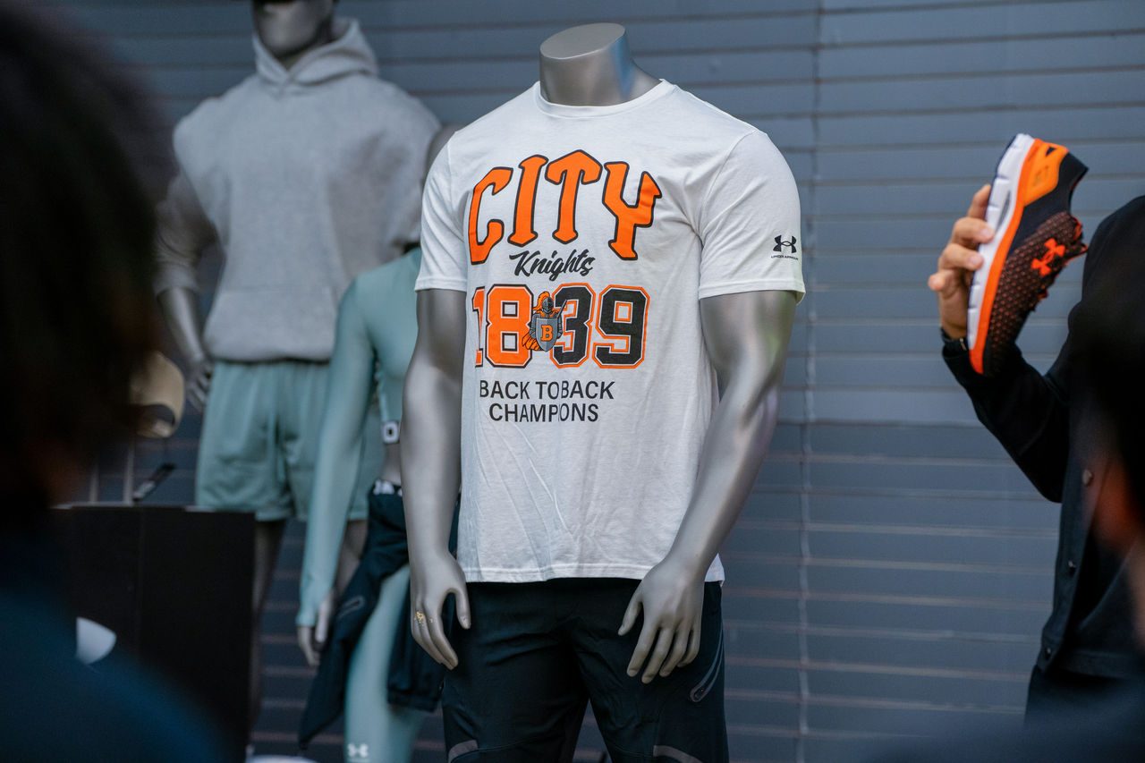 Under Armour et DTLR dévoilent des packs de rivalité School Spirit pour célébrer la tradition historique du football de Baltimore