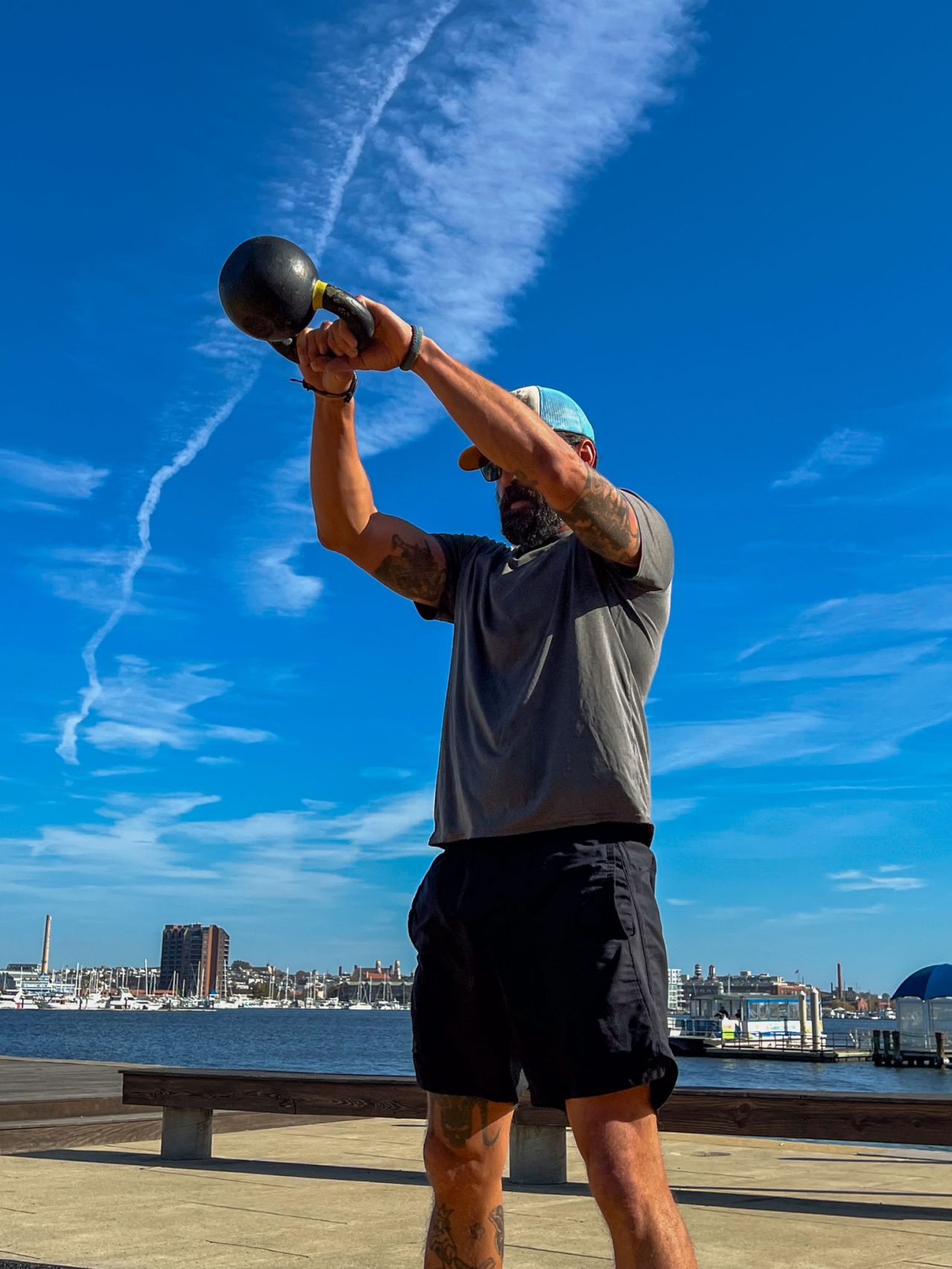 Athlète sur le terrain UA HQ kettle bell balançoires
