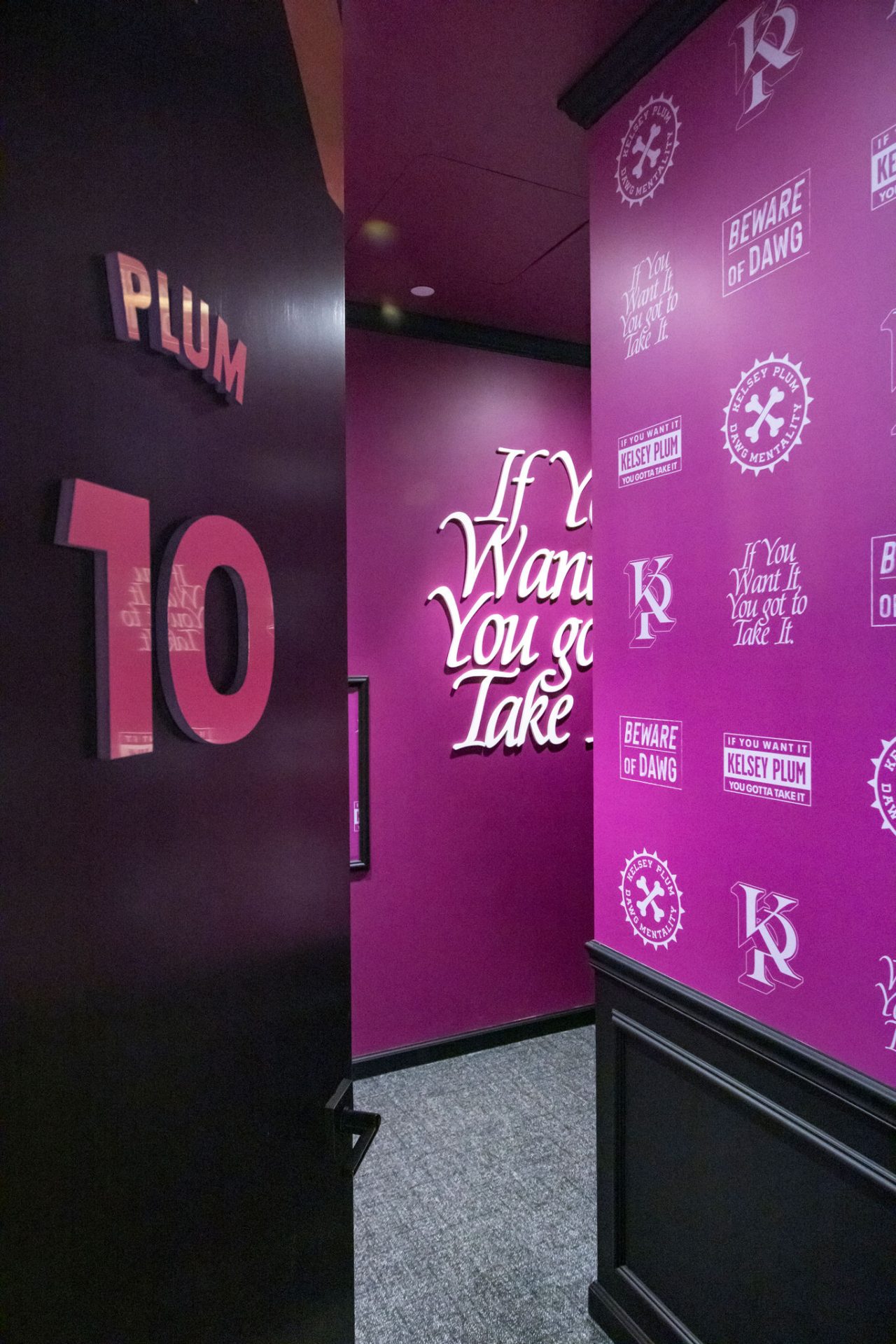 Vestiaire du magasin phare d’UA